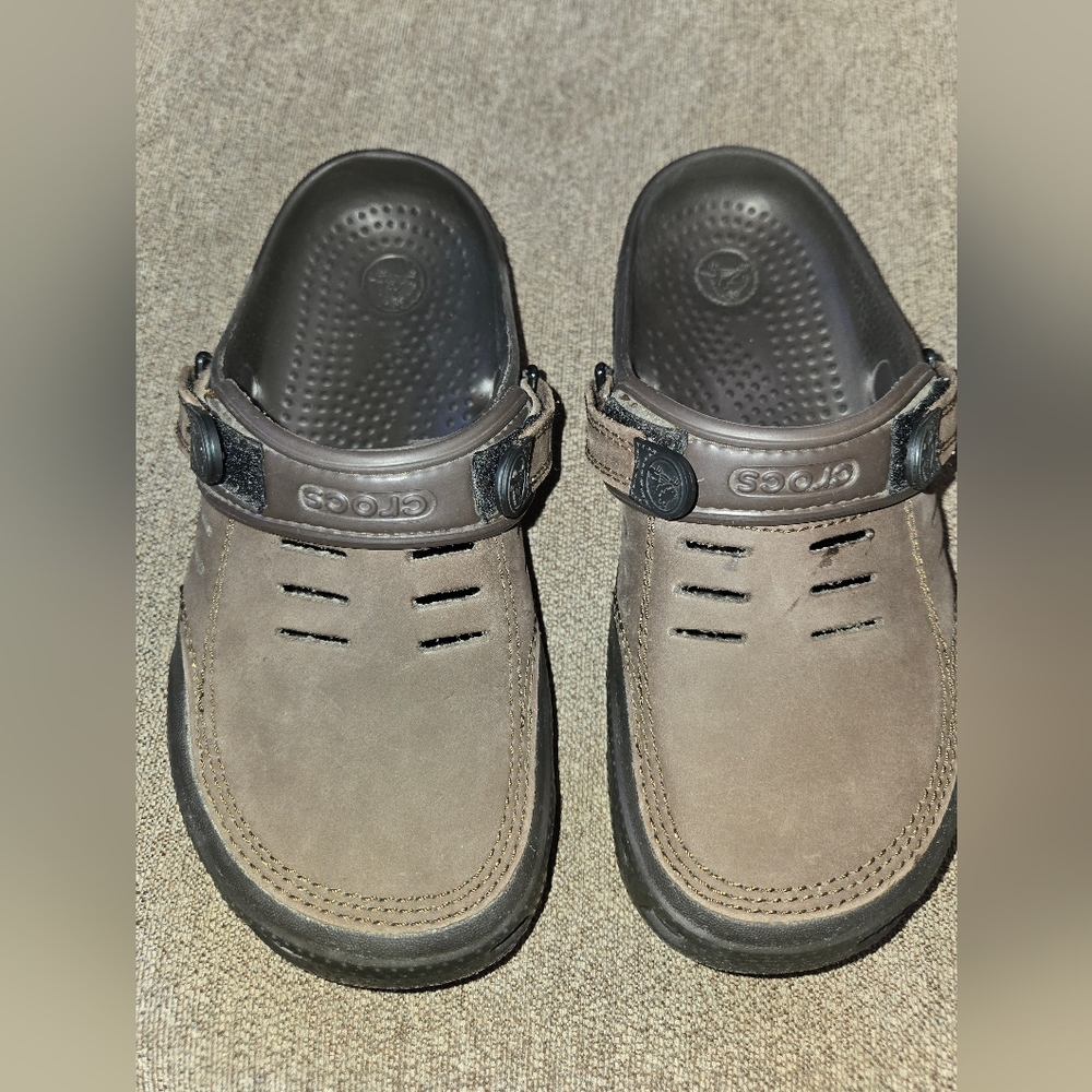 Brown Crocs Clogs M8